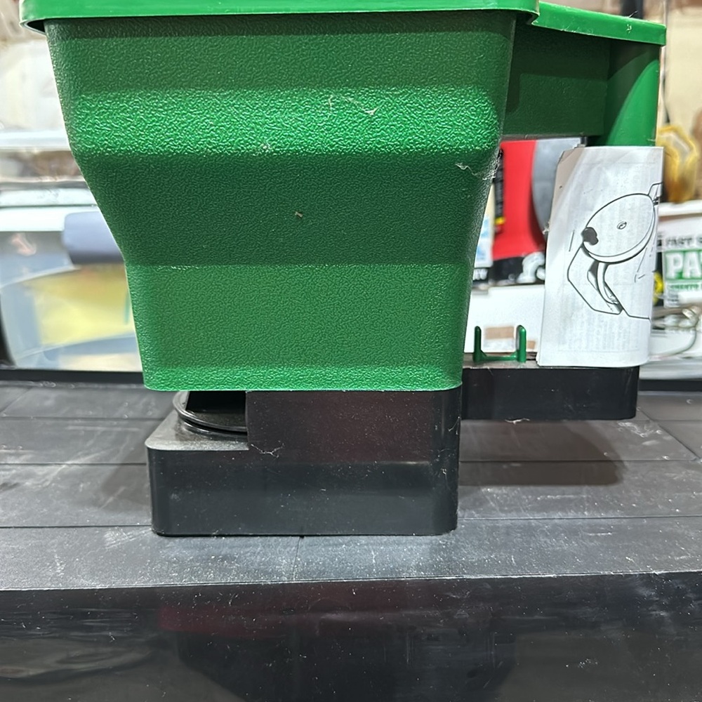 Seed Hand Spreader - Picture 4 of 7